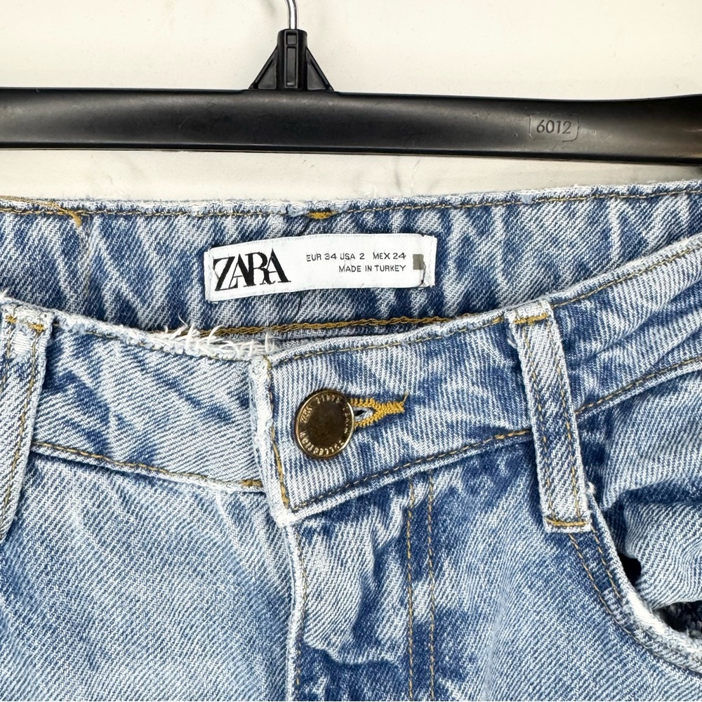 Zara High-Rise Light Wash Distressed Straight Leg Jeans – Size 2 Mom Jeans - Picture 3 of 8